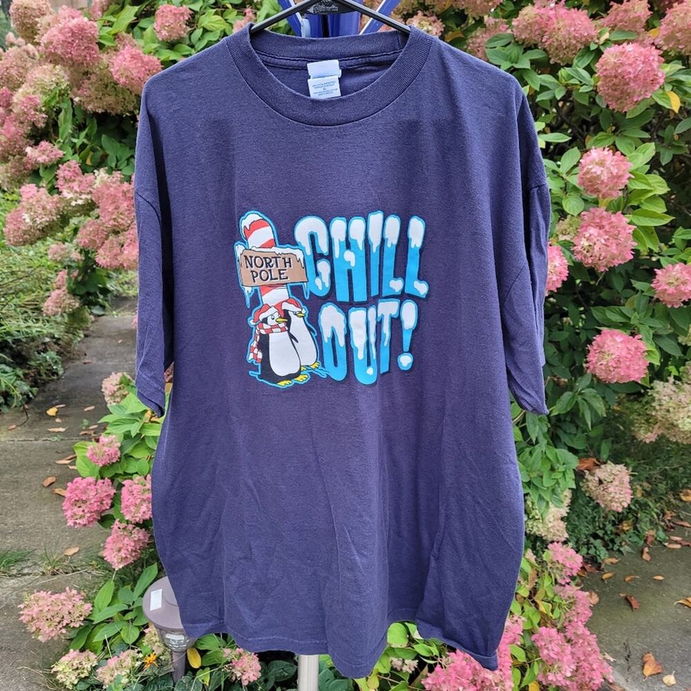 Chill Out North Pole Penguin Navy T-shirt size XL
